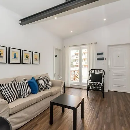 Near The Beach With Big Terrace * Setubal